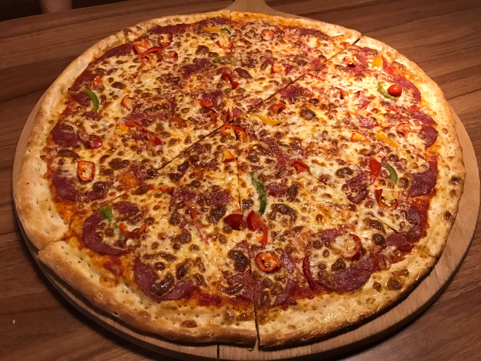 10. Pizza Diavola 33cm